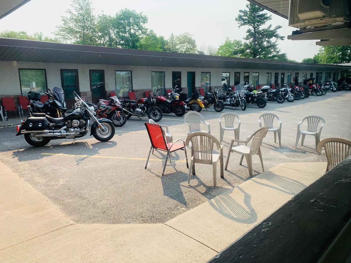 Town & Country Motel Parry Sound Ngoại thất bức ảnh